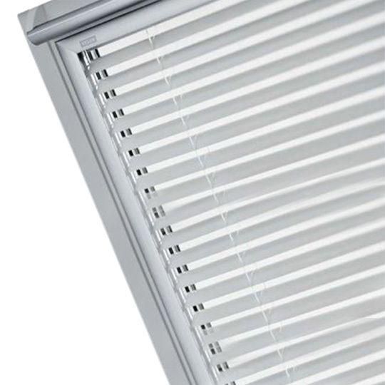 Manual Venetian Blind for Manual "Fresh Air" Deck-Mounted Skylight