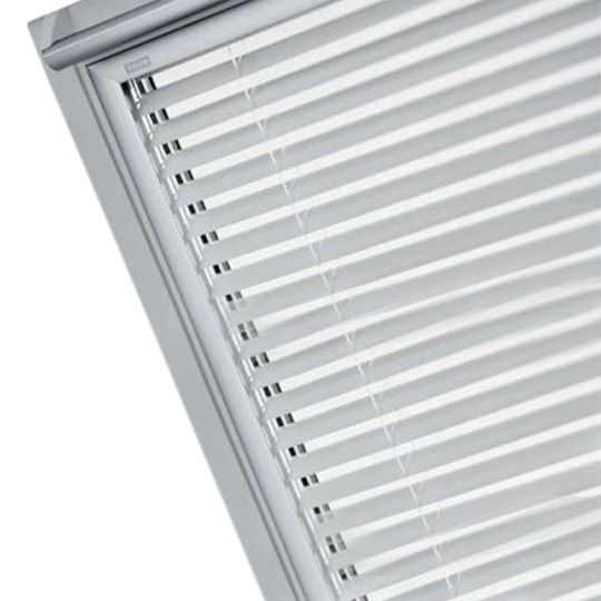 Velux 30-1/16" x 45-3/4" Manual Venetian Blind for Deck-Mounted Skylight White